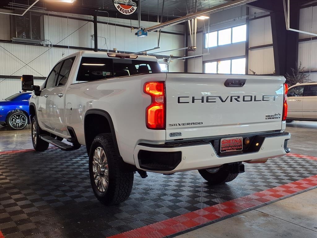 2021 Chevrolet Silverado 3500HD High Country photo 4