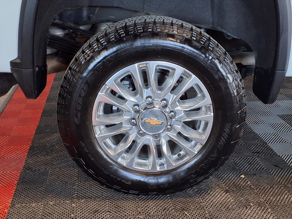 Chevrolet Silverado 3500HD 4WD Crew Cab 172" High Country 2021