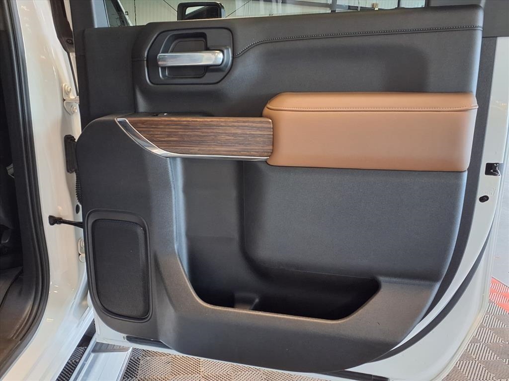 Chevrolet Silverado 3500HD 4WD Crew Cab 172" High Country 2021