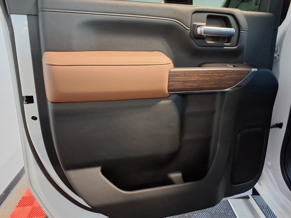 Chevrolet Silverado 3500HD 4WD Crew Cab 172" High Country 2021