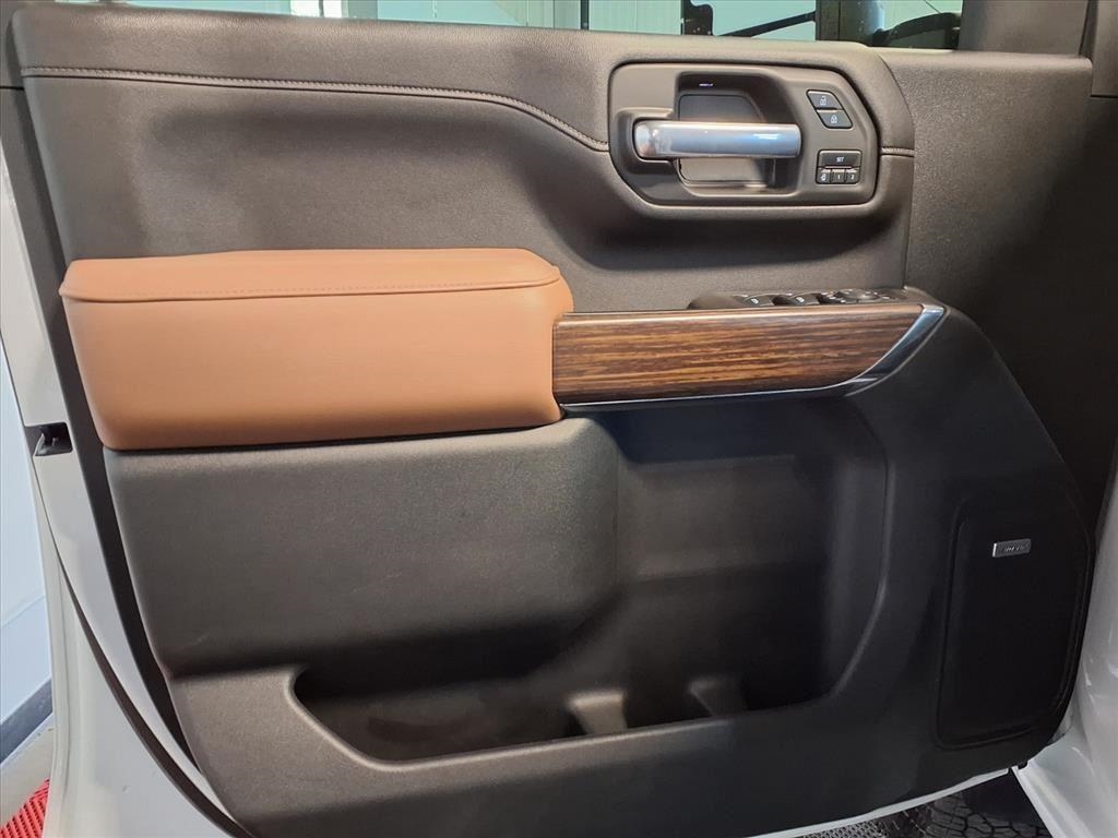 Chevrolet Silverado 3500HD 4WD Crew Cab 172" High Country 2021