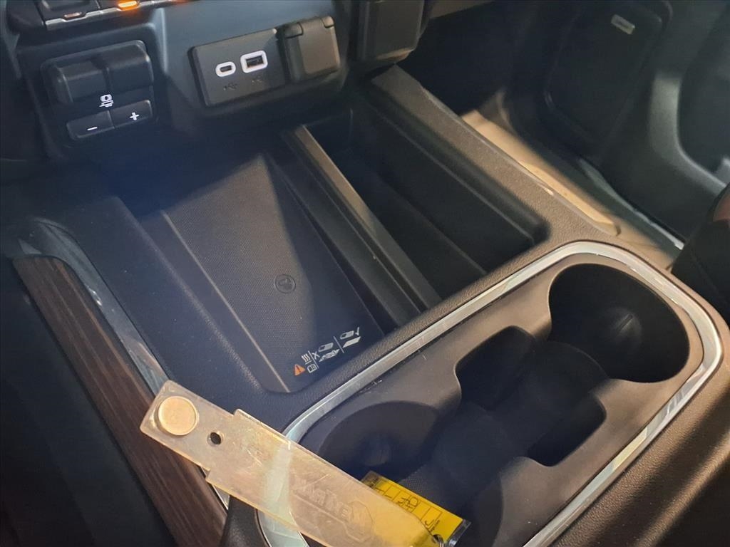 Chevrolet Silverado 3500HD 4WD Crew Cab 172" High Country 2021