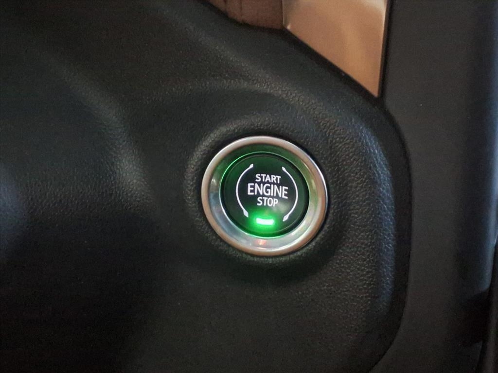 Chevrolet Silverado 3500HD 4WD Crew Cab 172" High Country 2021