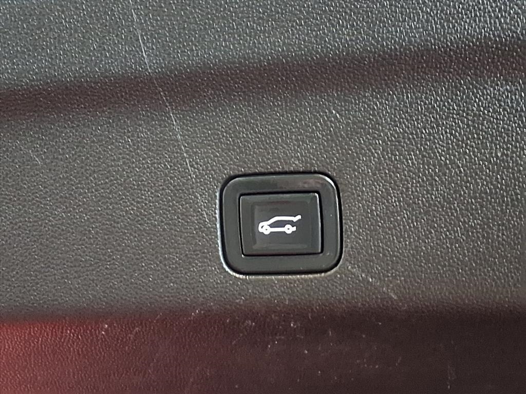 Chevrolet Tahoe 4WD 4dr RST 2021