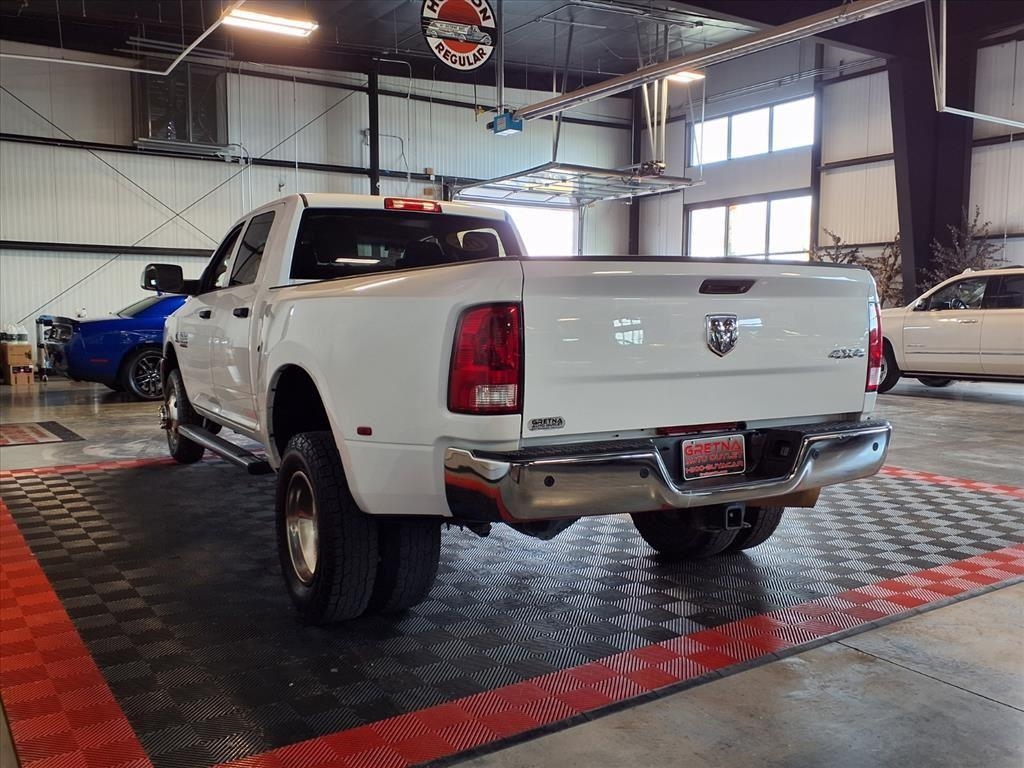 RAM 3500 Tradesman 4x4 Crew Cab 8' Box 2017