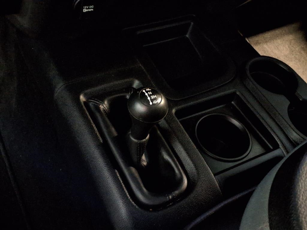 RAM 3500 Tradesman 4x4 Crew Cab 8' Box 2017