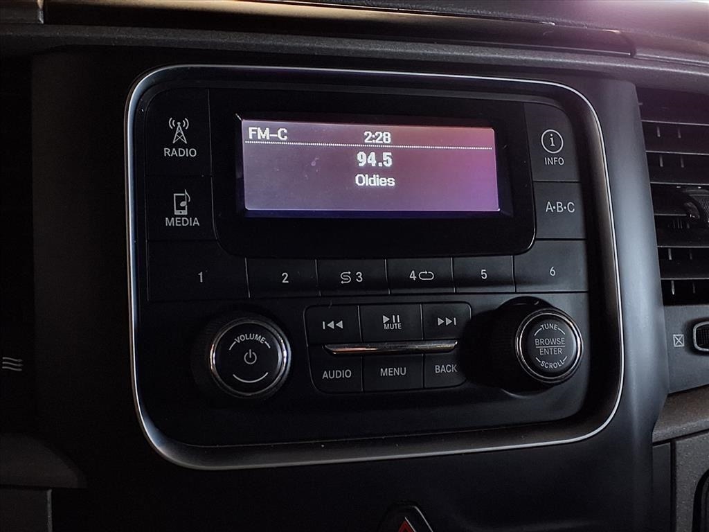 RAM 3500 Tradesman 4x4 Crew Cab 8' Box 2017