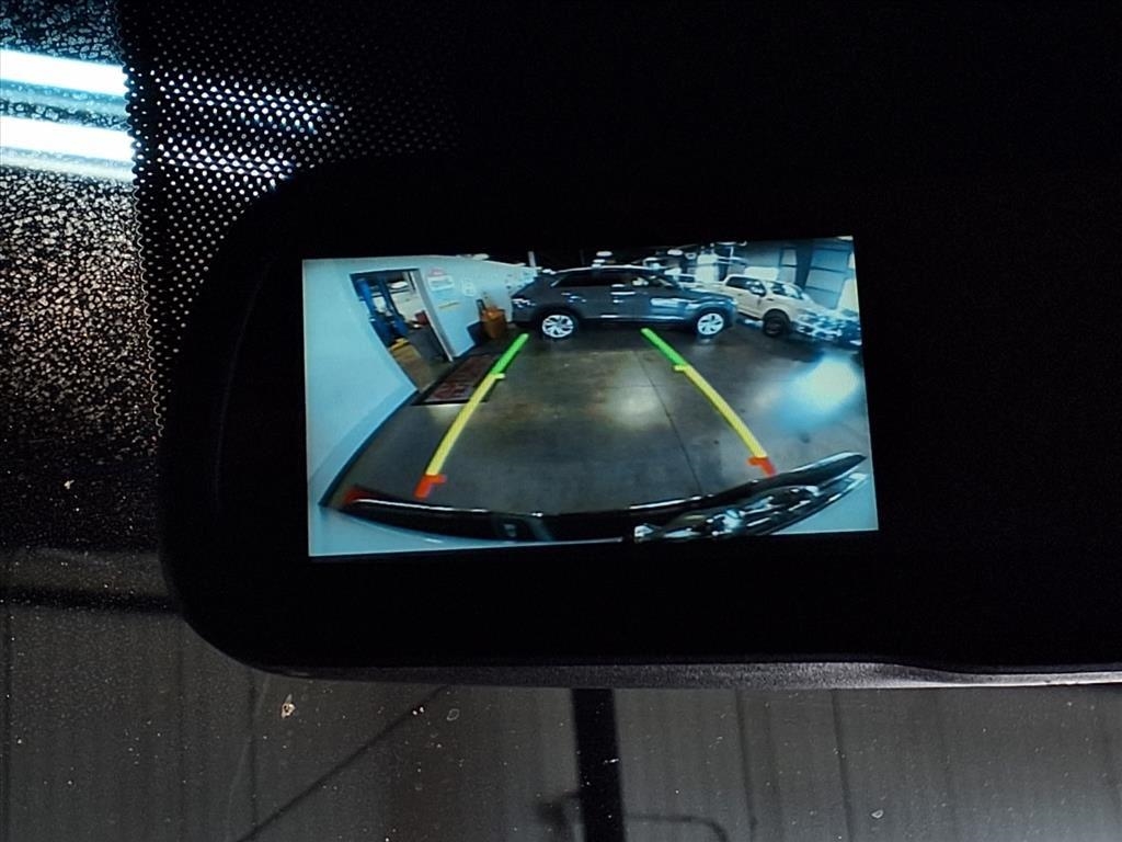 RAM 3500 Tradesman 4x4 Crew Cab 8' Box 2017