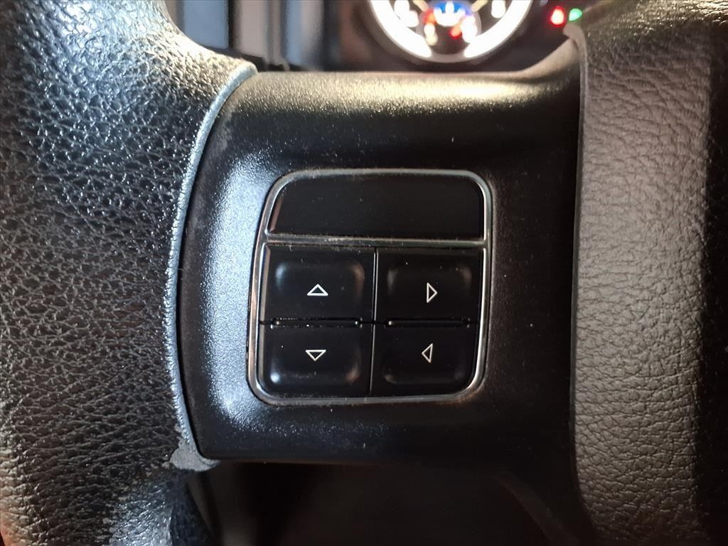 RAM 3500 Tradesman 4x4 Crew Cab 8' Box 2017