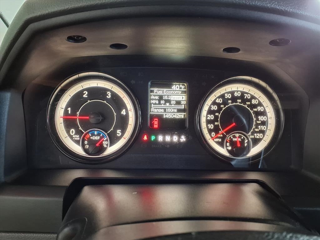 RAM 3500 Tradesman 4x4 Crew Cab 8' Box 2017