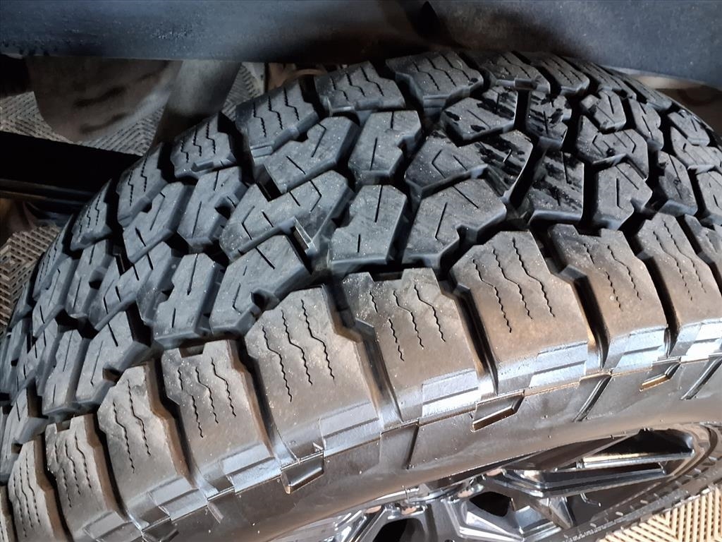 GMC Sierra 1500 4WD Crew Cab 147" AT4 2021