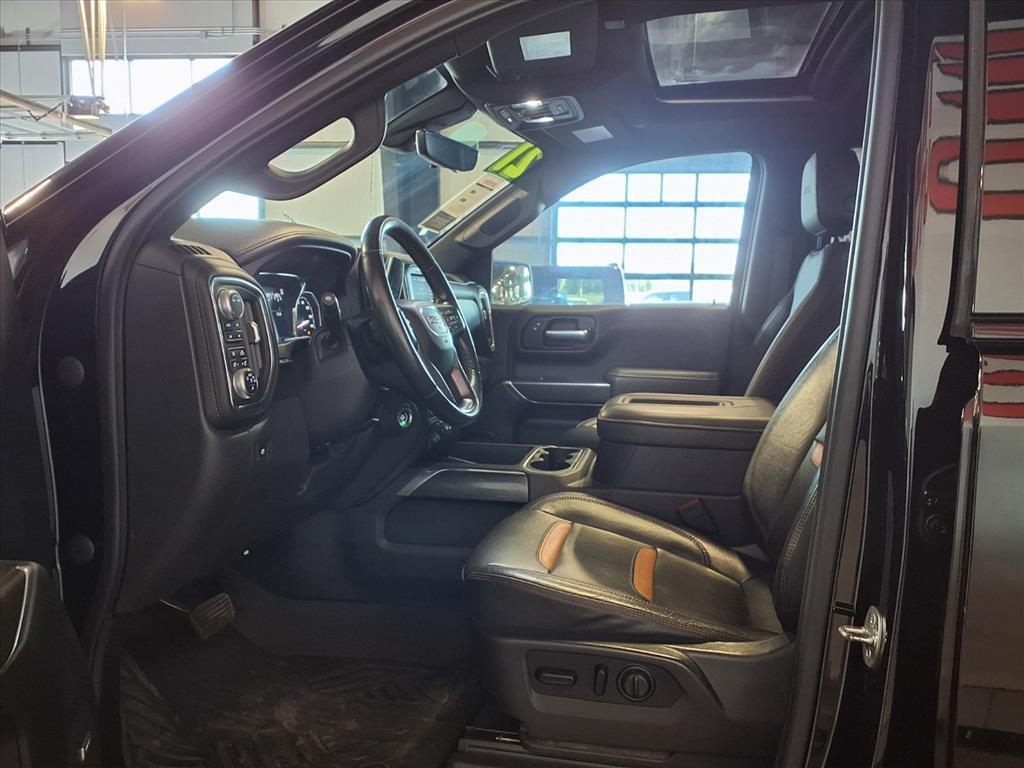 GMC Sierra 1500 4WD Crew Cab 147" AT4 2021