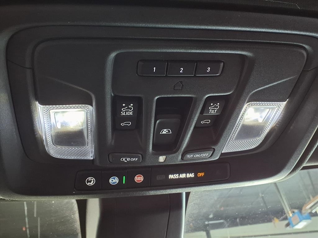 GMC Sierra 1500 4WD Crew Cab 147" AT4 2021