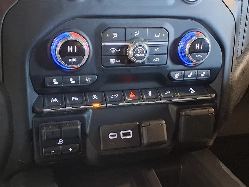 GMC Sierra 1500 4WD Crew Cab 147" AT4 2021