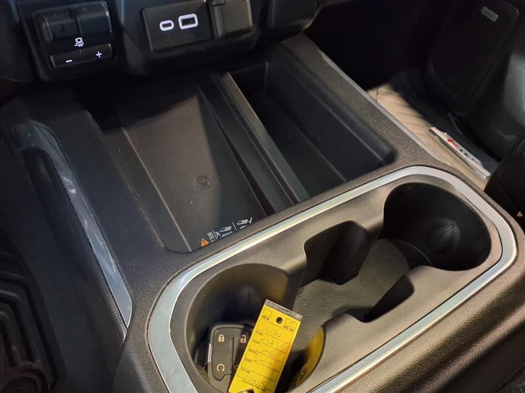 GMC Sierra 1500 4WD Crew Cab 147" AT4 2021