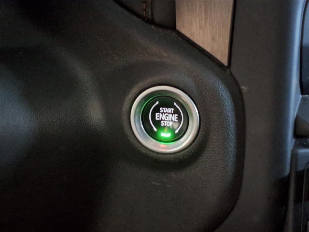 GMC Sierra 1500 4WD Crew Cab 147" AT4 2021