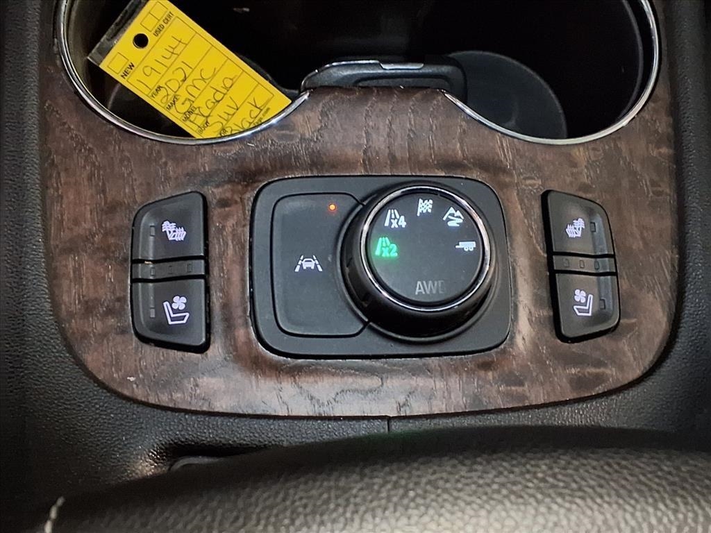 GMC Acadia AWD 4dr Denali 2021