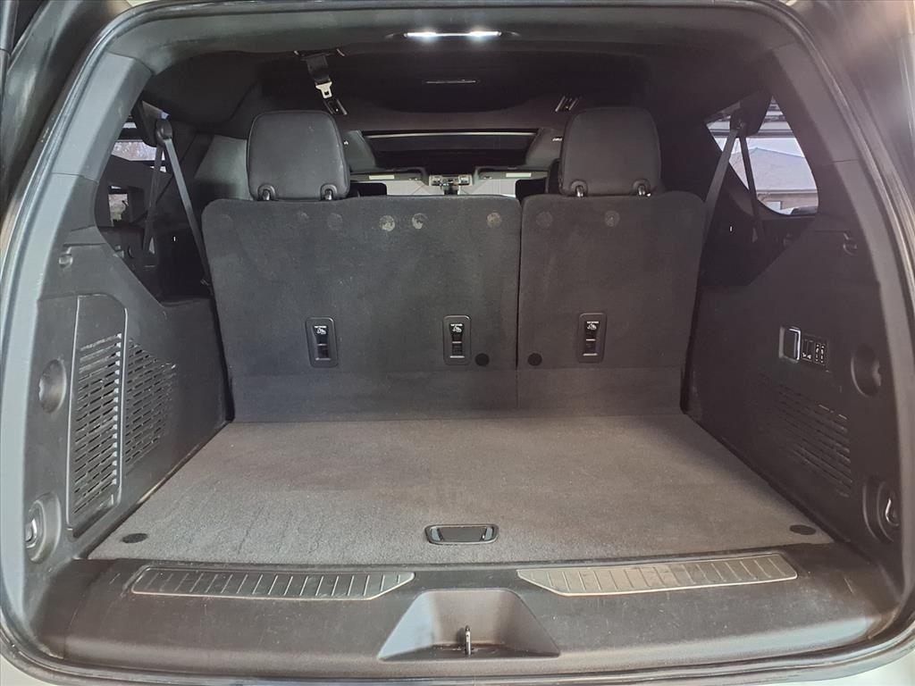 Chevrolet Suburban 4WD 4dr High Country 2021