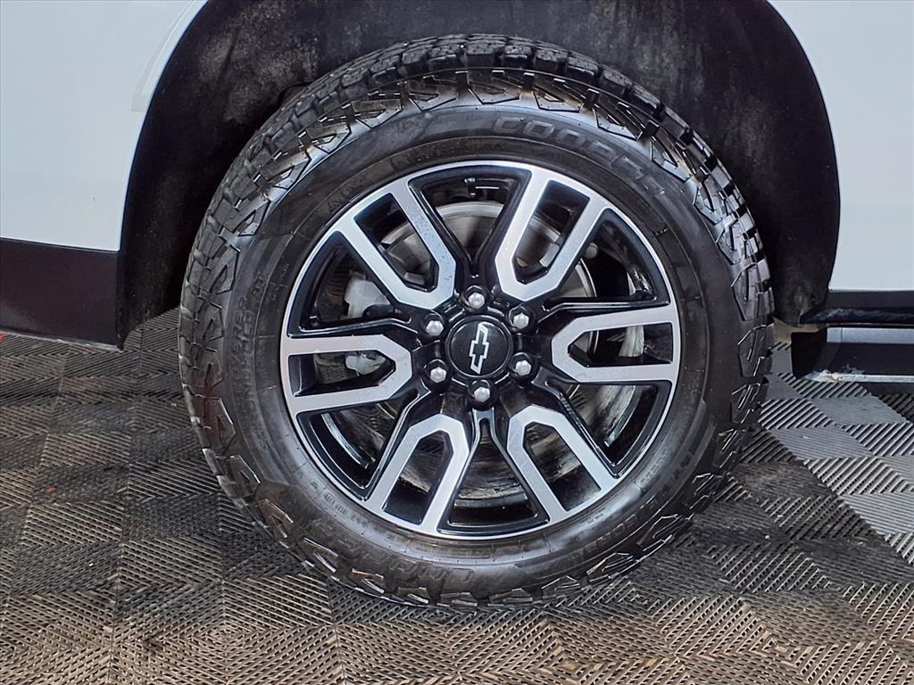 Chevrolet Suburban 4WD 4dr High Country 2021