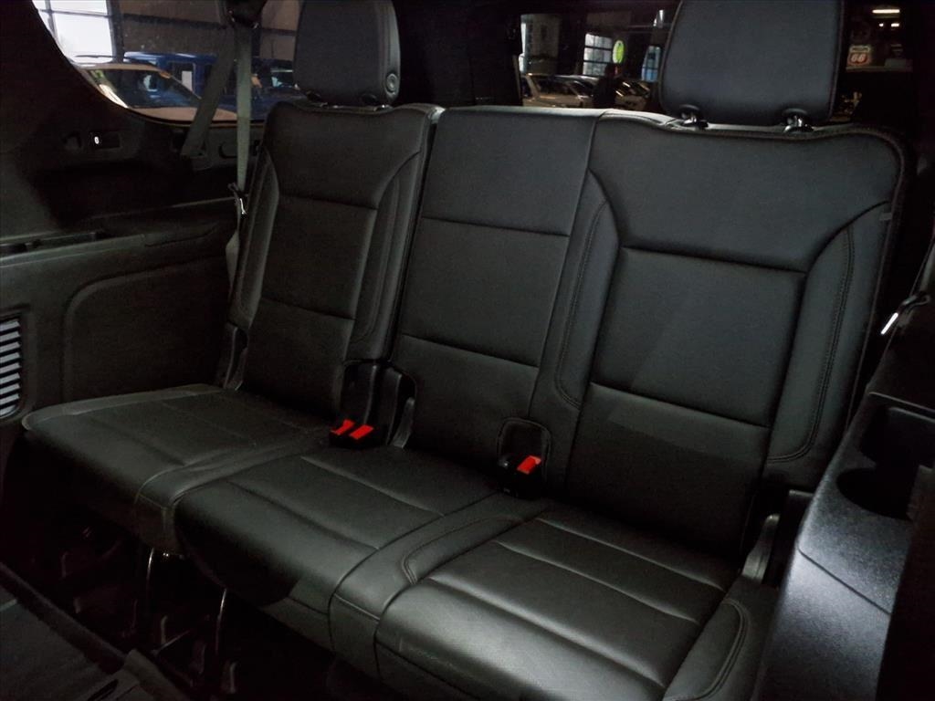 Chevrolet Suburban 4WD 4dr High Country 2021