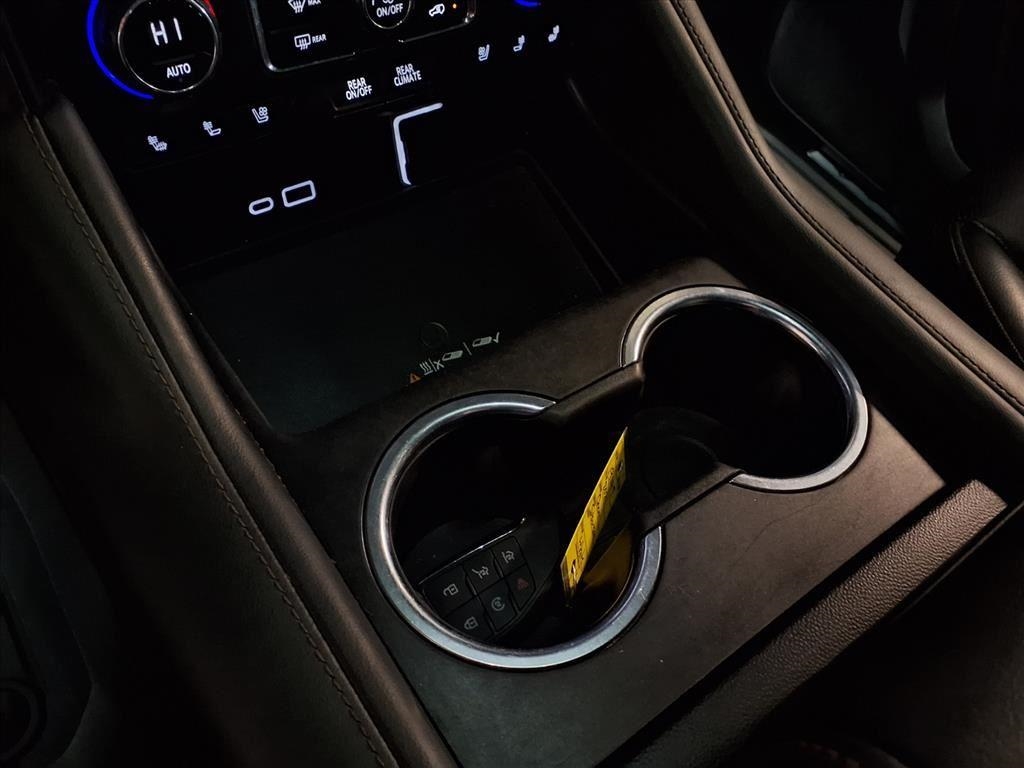 Chevrolet Suburban 4WD 4dr High Country 2021