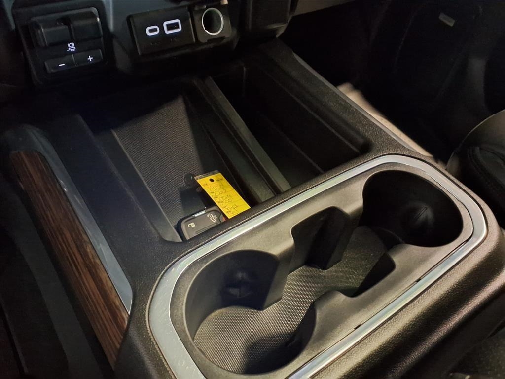 Chevrolet Silverado 2500HD 4WD Crew Cab 159" High Country 2023