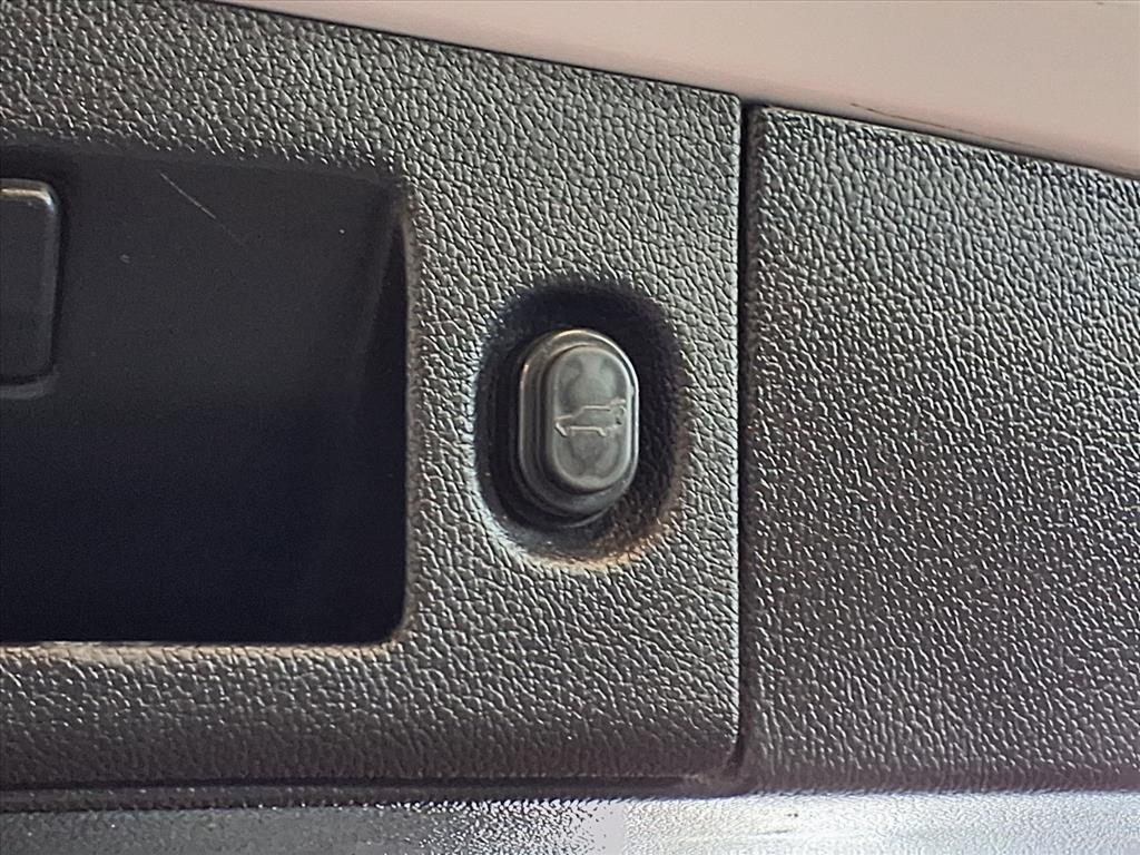 Chevrolet Suburban 4WD 4dr 1500 Premier 2018