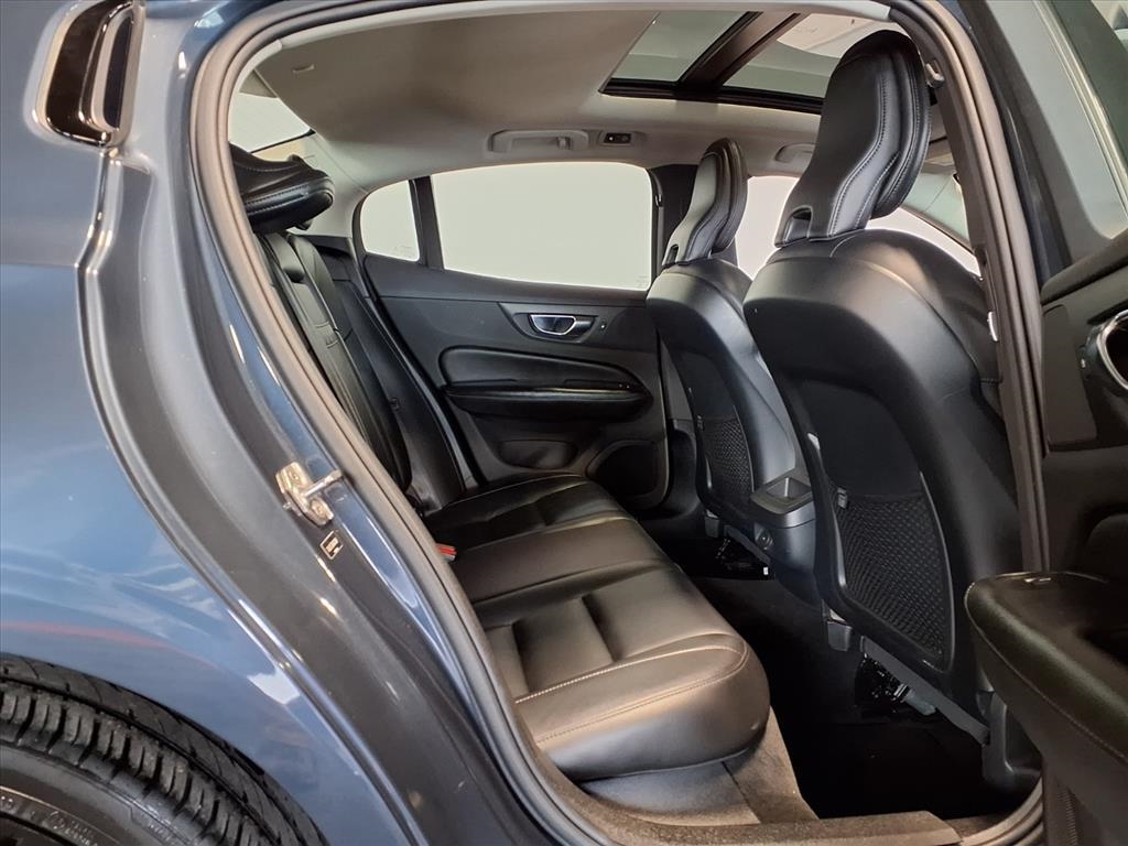 Volvo S60 B5 AWD Black Edition Momentum 2022