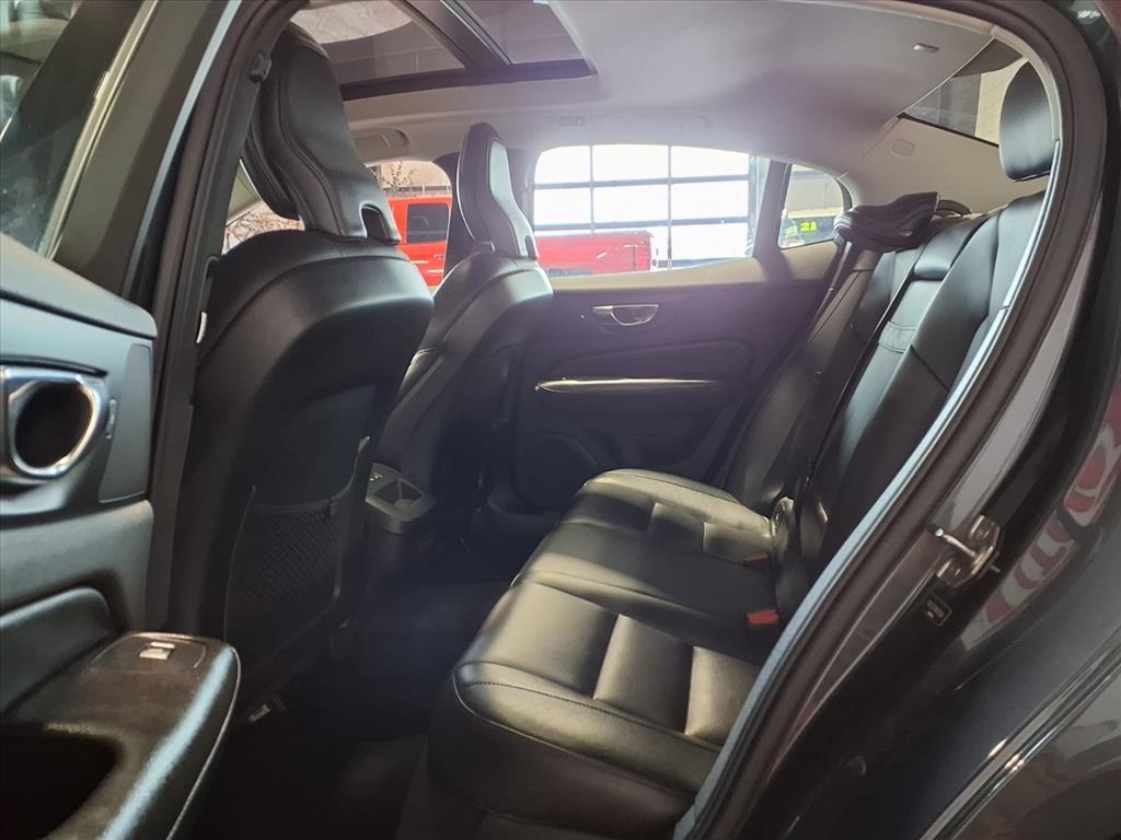 Volvo S60 B5 AWD Black Edition Momentum 2022