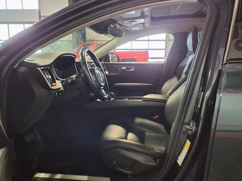 Volvo S60 B5 AWD Black Edition Momentum 2022