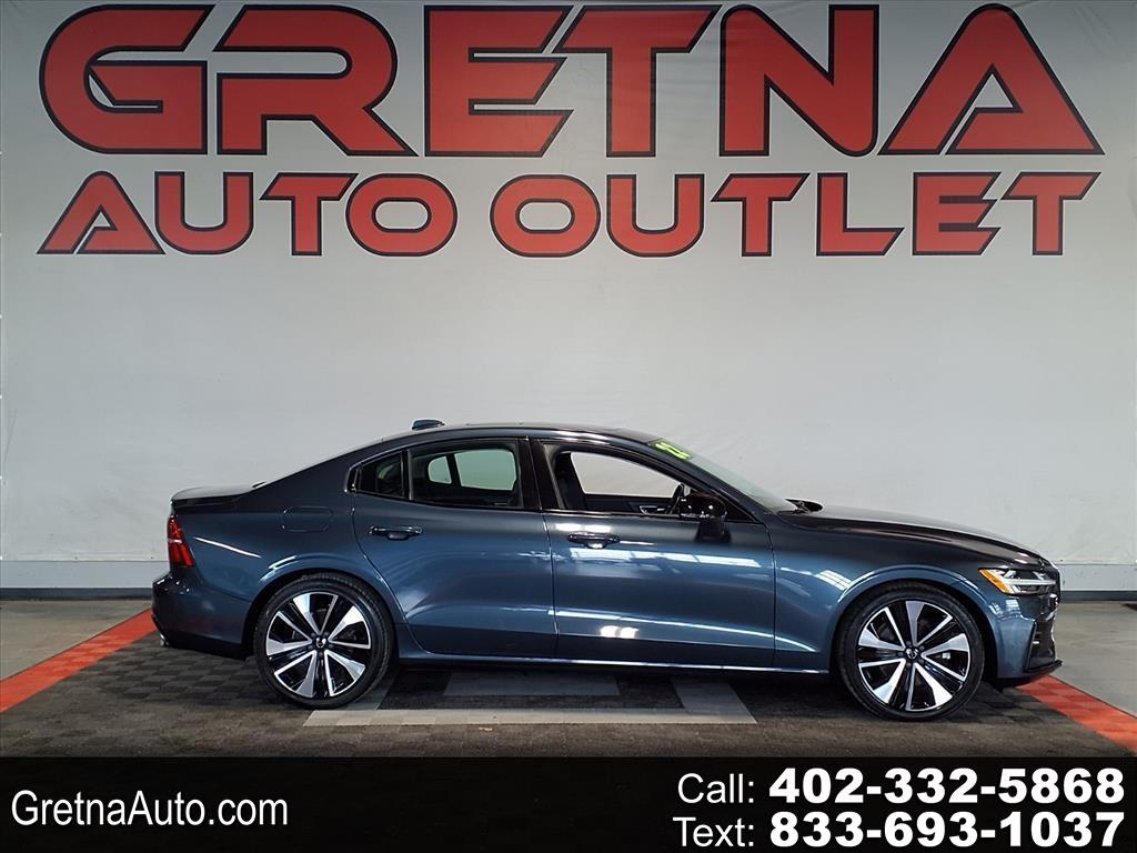 2022 Volvo S60 B5 AWD Momentum