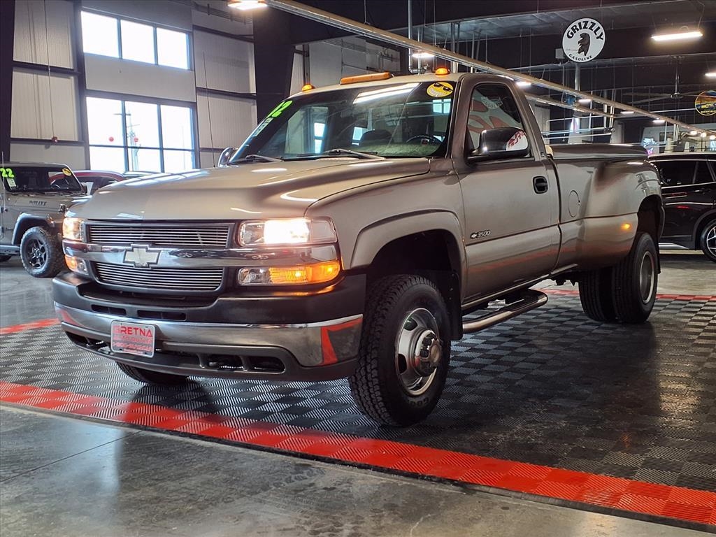 Chevrolet Silverado 3500 Reg Cab 133" WB 4WD DRW LS 2002
