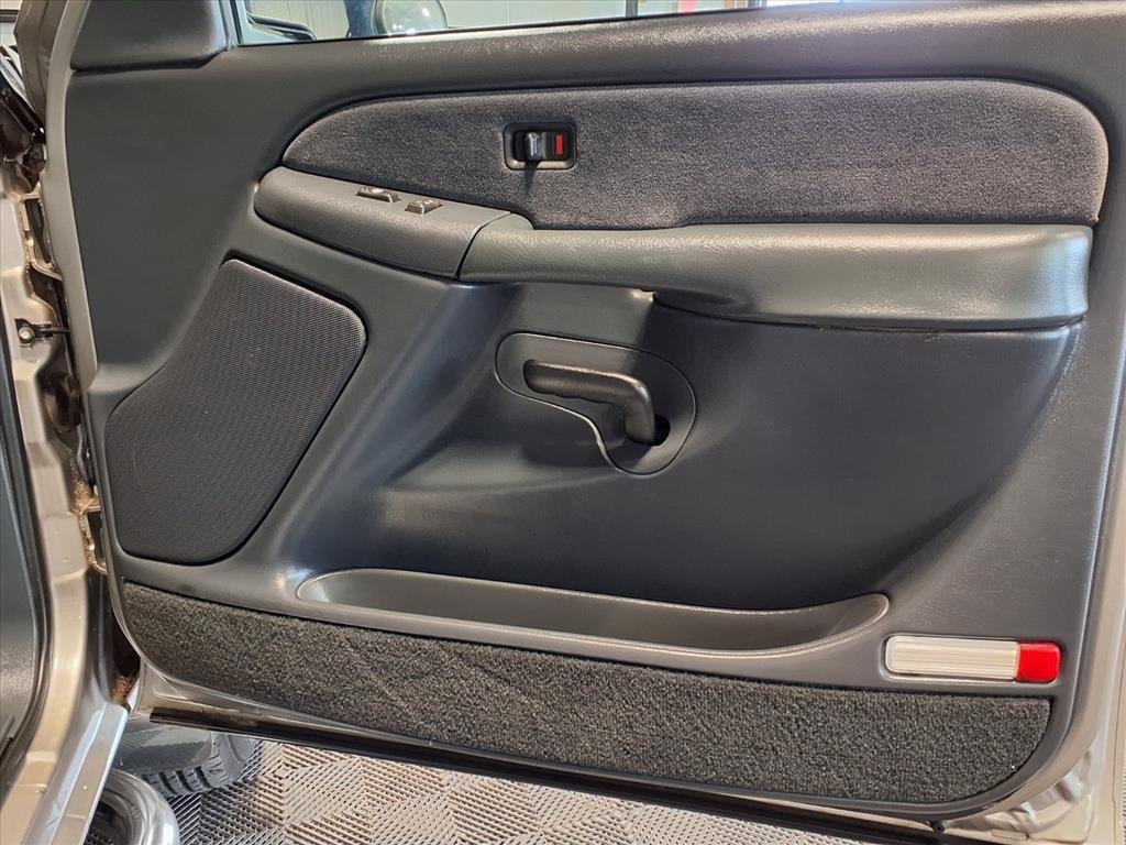 Chevrolet Silverado 3500 Reg Cab 133" WB 4WD DRW LS 2002