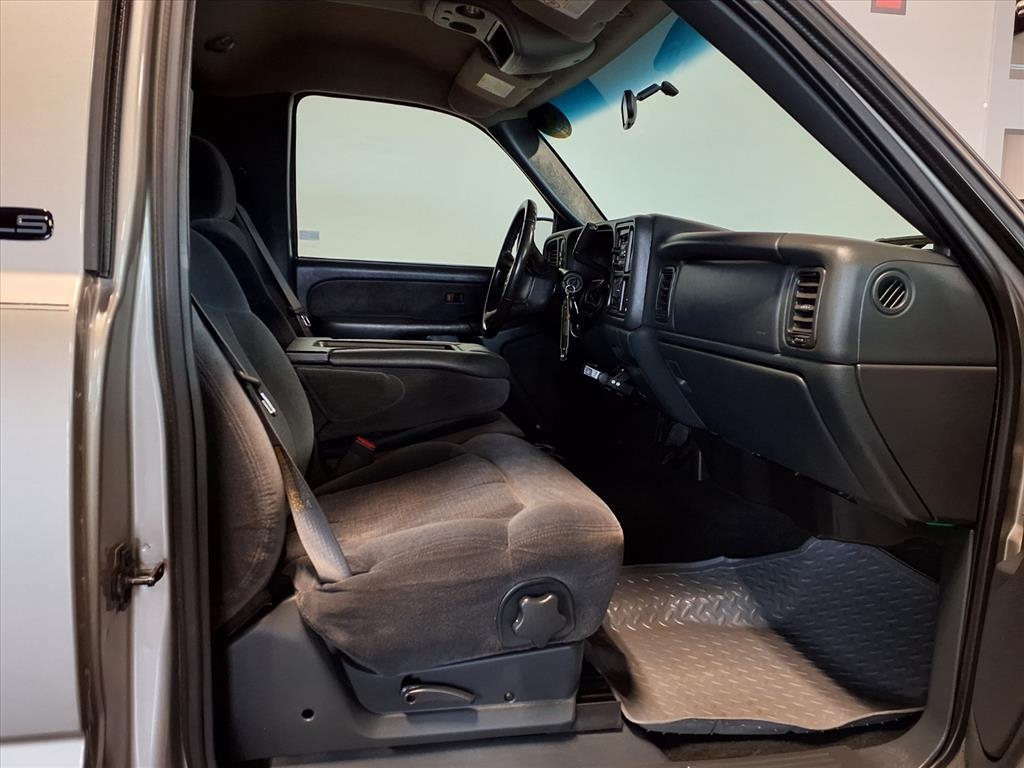 Chevrolet Silverado 3500 Reg Cab 133" WB 4WD DRW LS 2002