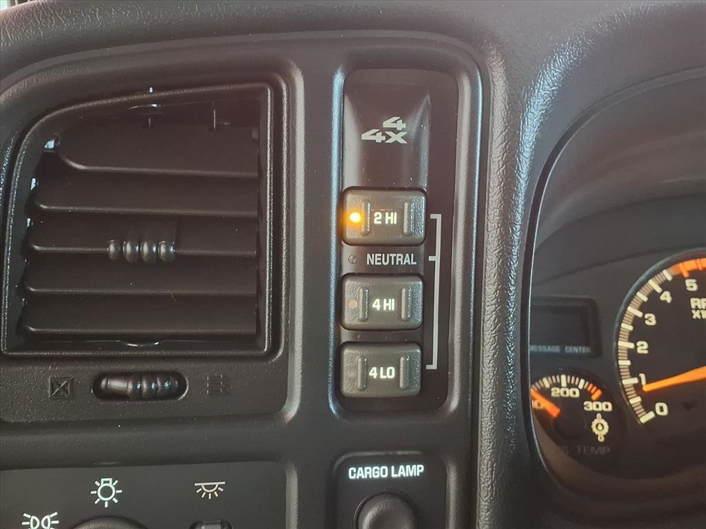 Chevrolet Silverado 3500 Reg Cab 133" WB 4WD DRW LS 2002