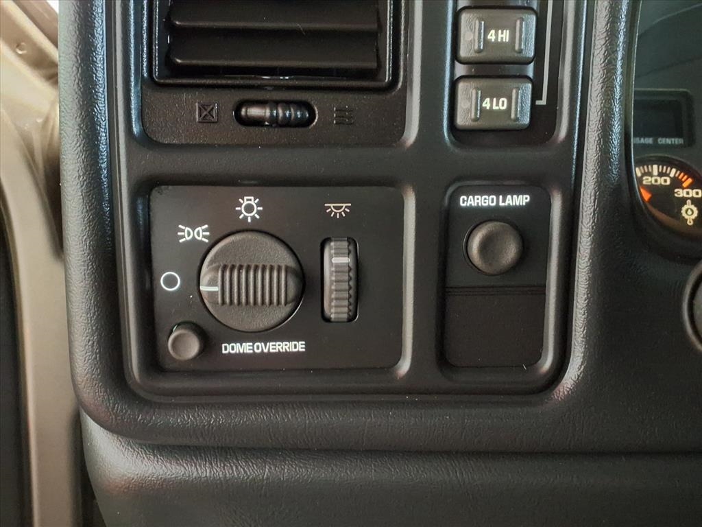 Chevrolet Silverado 3500 Reg Cab 133" WB 4WD DRW LS 2002