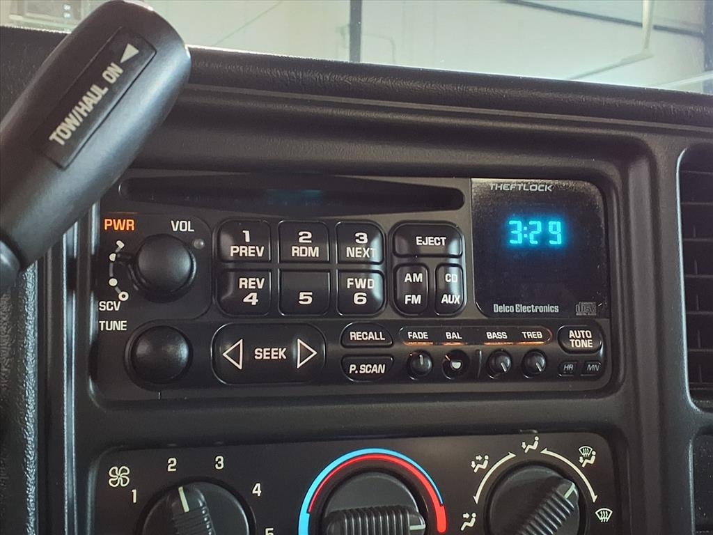 Chevrolet Silverado 3500 Reg Cab 133" WB 4WD DRW LS 2002