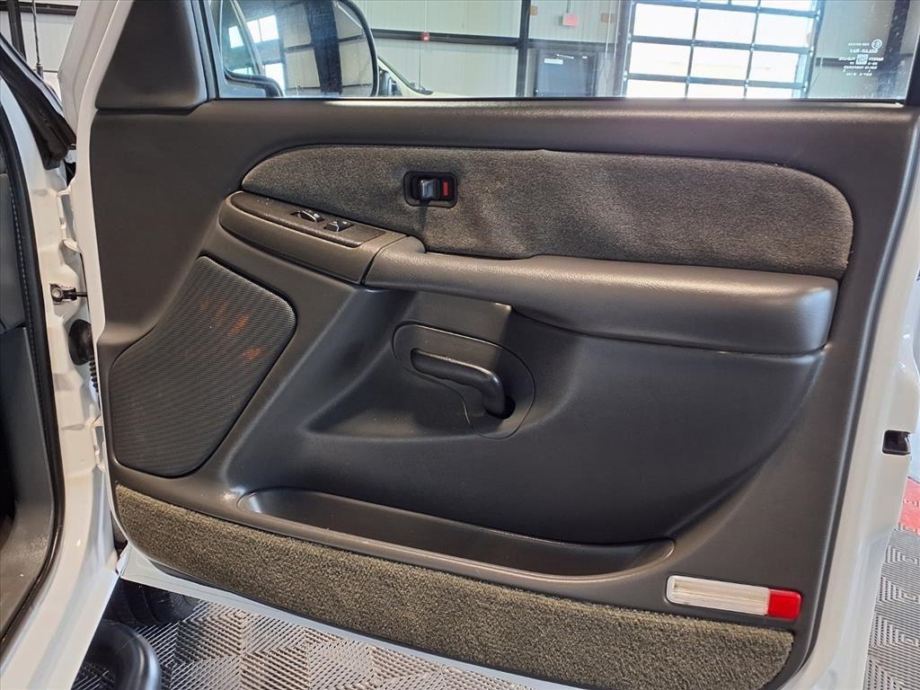 Chevrolet Silverado 1500 Reg Cab 119.0" WB 4WD LS 2003