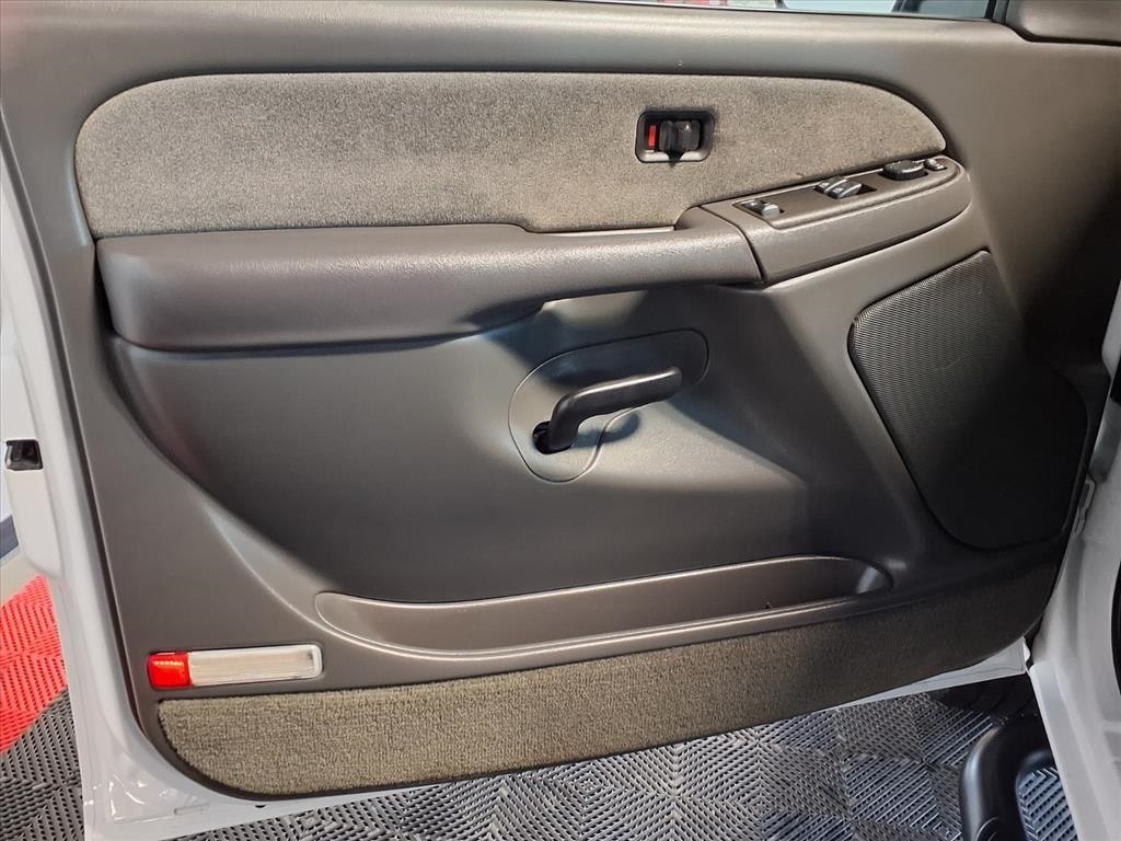 Chevrolet Silverado 1500 Reg Cab 119.0" WB 4WD LS 2003