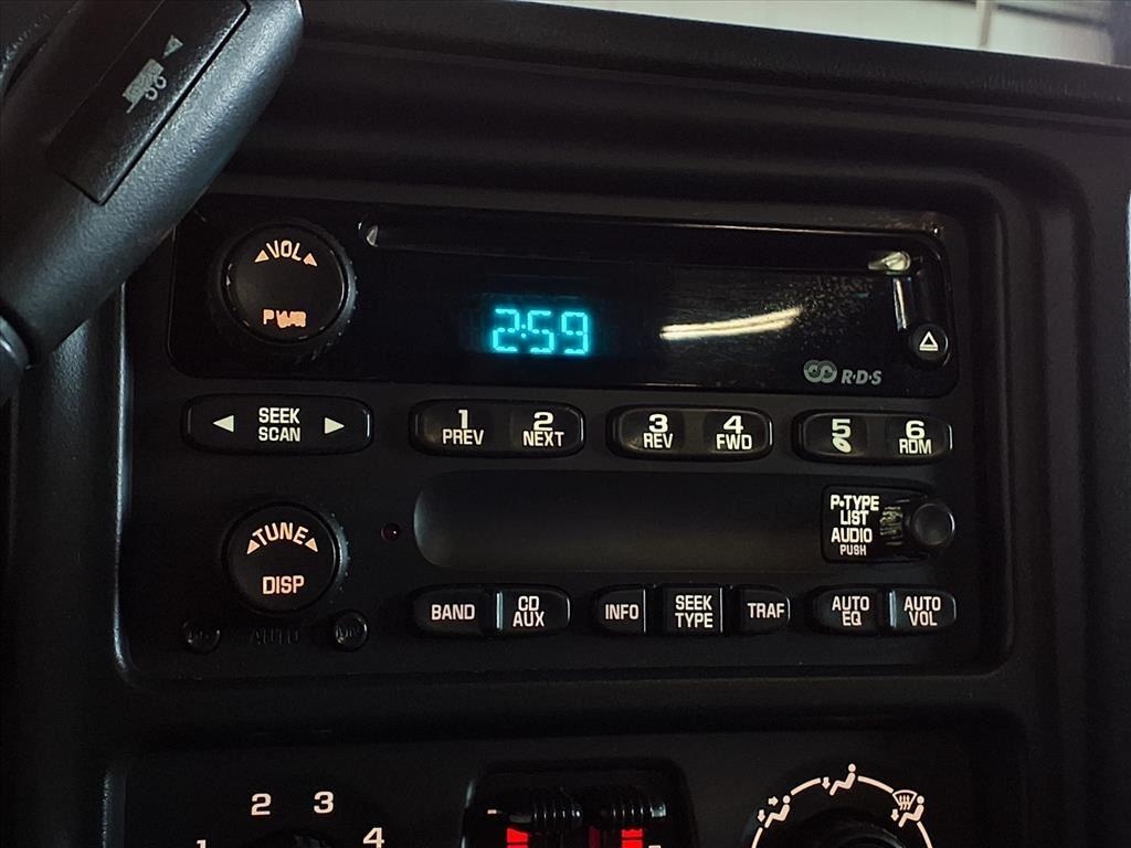 Chevrolet Silverado 1500 Reg Cab 119.0" WB 4WD LS 2003