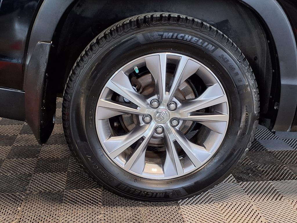 Toyota Highlander AWD 4dr V6 XLE (Natl) 2015