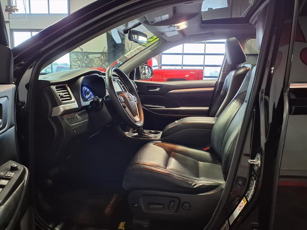 Toyota Highlander AWD 4dr V6 XLE (Natl) 2015