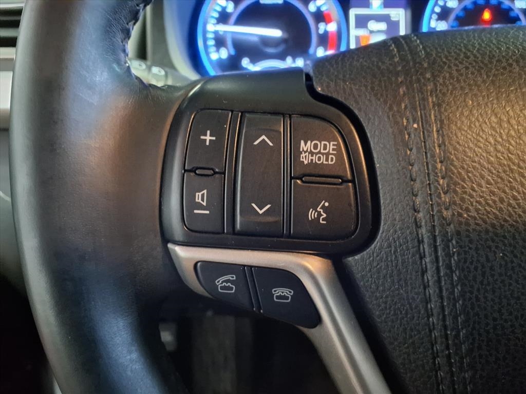 Toyota Highlander AWD 4dr V6 XLE (Natl) 2015