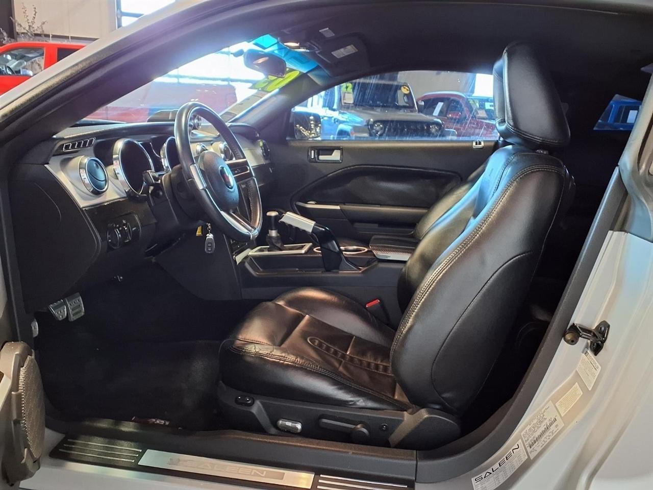 Ford Mustang 2dr Cpe GT Deluxe 2005