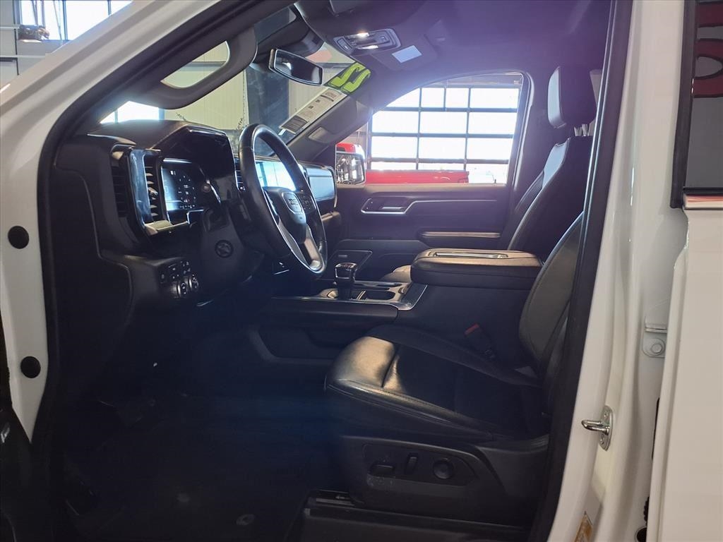 GMC Sierra 1500 4WD Crew Cab 147" SLT 2022