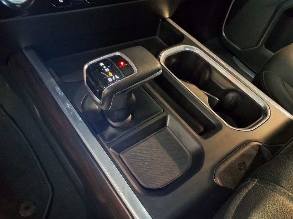 GMC Sierra 1500 4WD Crew Cab 147" SLT 2022