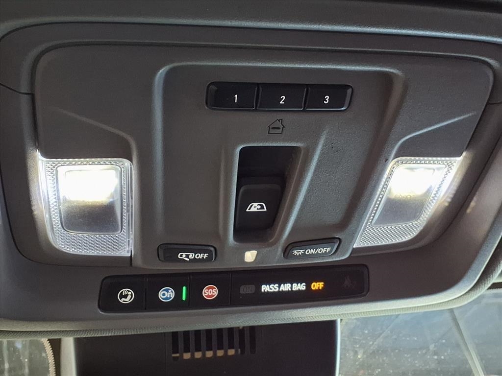 GMC Sierra 1500 4WD Crew Cab 147" SLT 2022