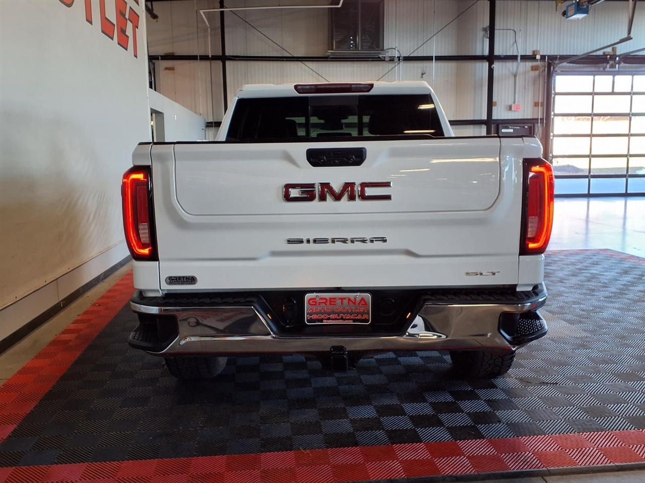 GMC Sierra 1500 4WD Crew Cab 147" SLT 2022