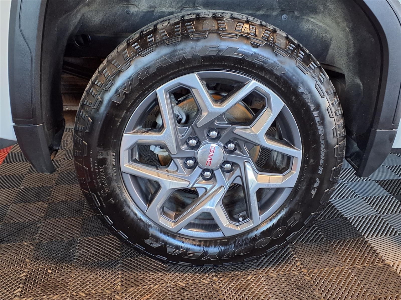 GMC Sierra 1500 4WD Crew Cab 147" SLT 2022