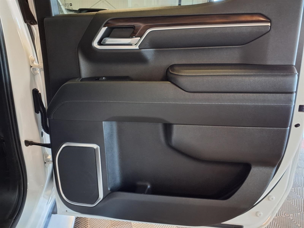 GMC Sierra 1500 4WD Crew Cab 147" SLT 2022